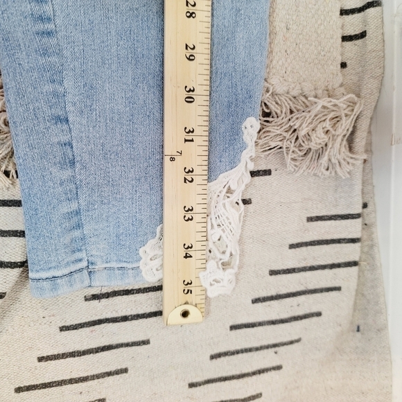 NYDJ CROCHET LACE HEM ANKLE JEANS, SZ 4 - Picture 16 of 16